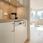 Pier 206 *